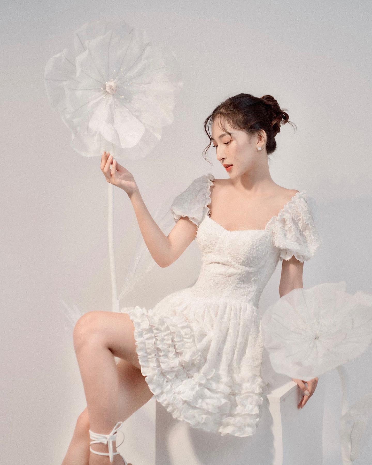 Daisy - Puff Sleeve Little White Dress
