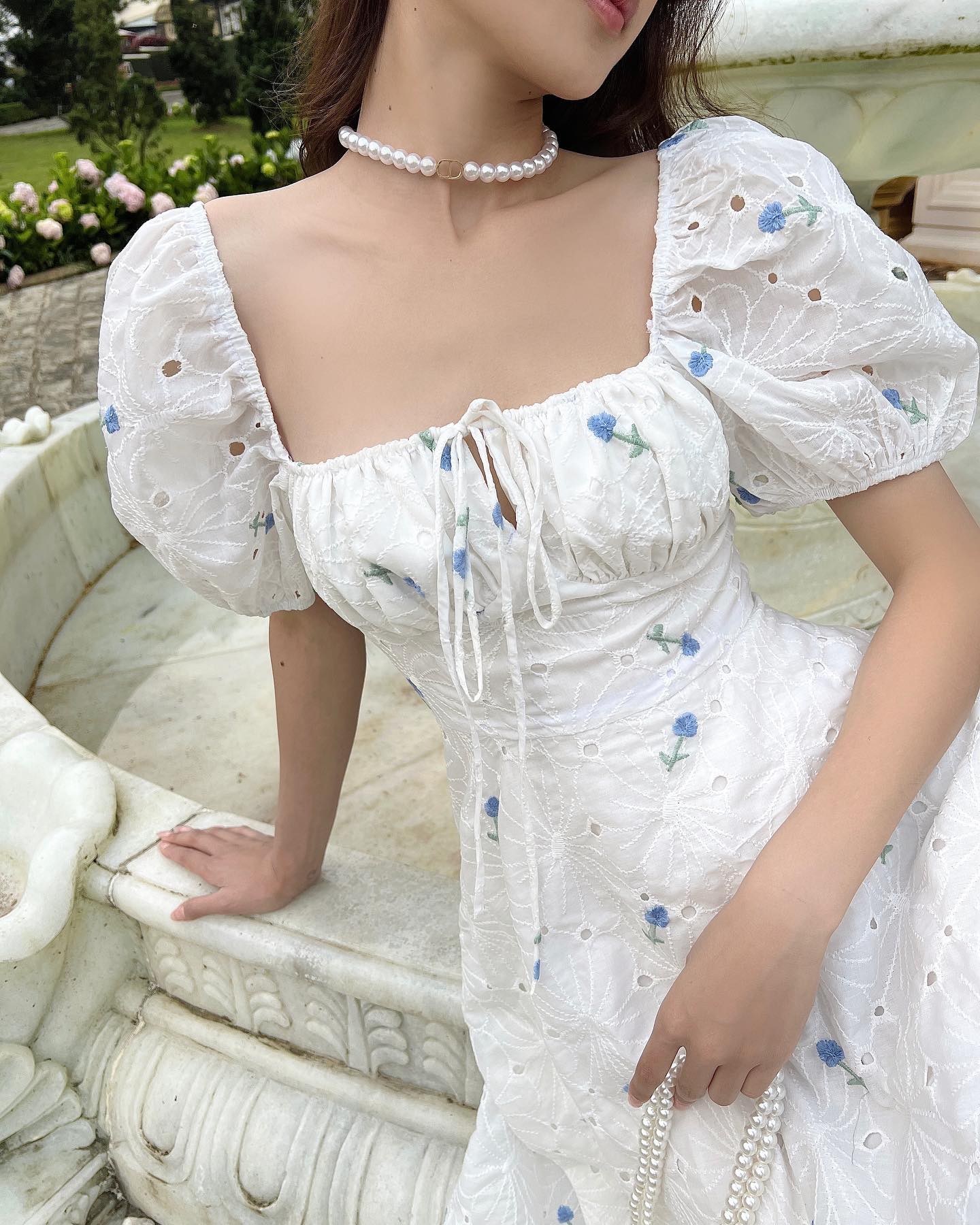 Fleur - embroidery blue floral