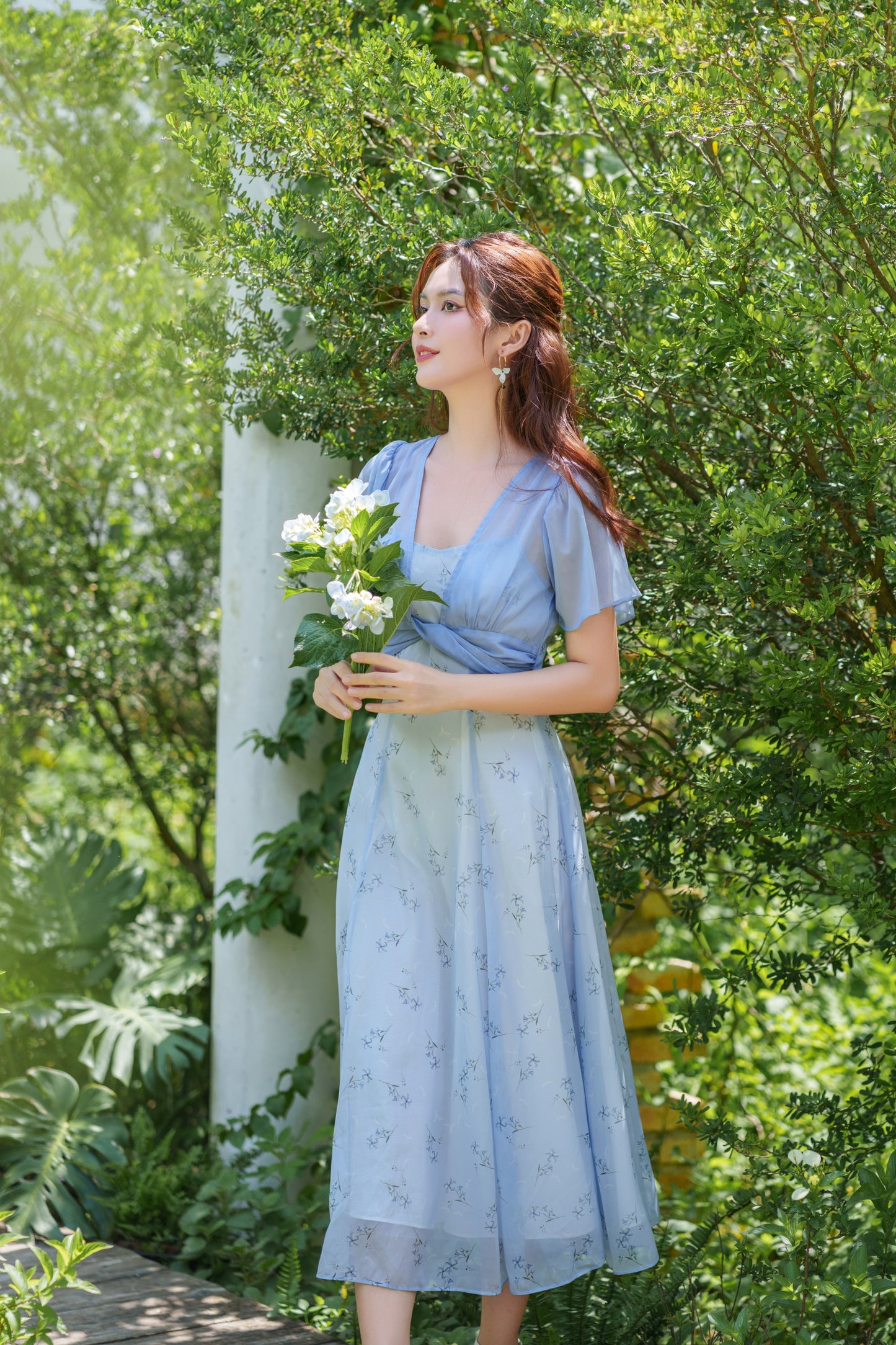 Lovie - elegant blue floral midi dress