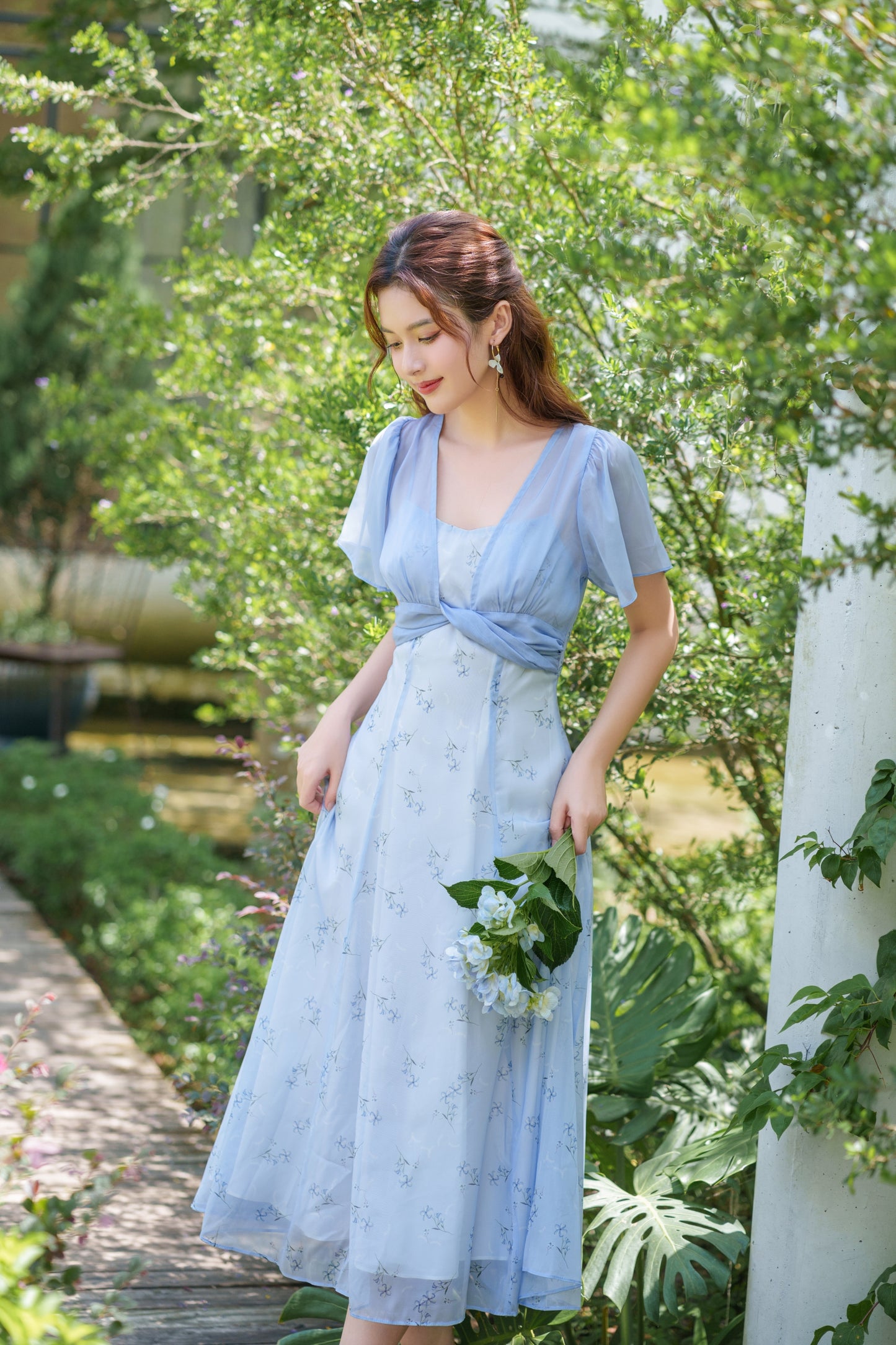 Lovie - elegant blue floral midi dress