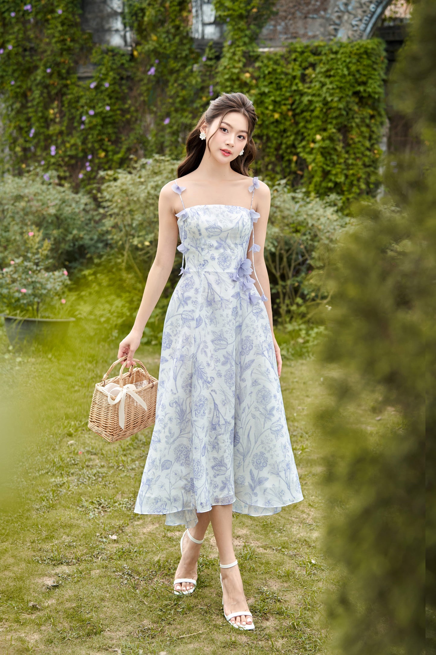 Flora - elegant blue printed floral midi dress